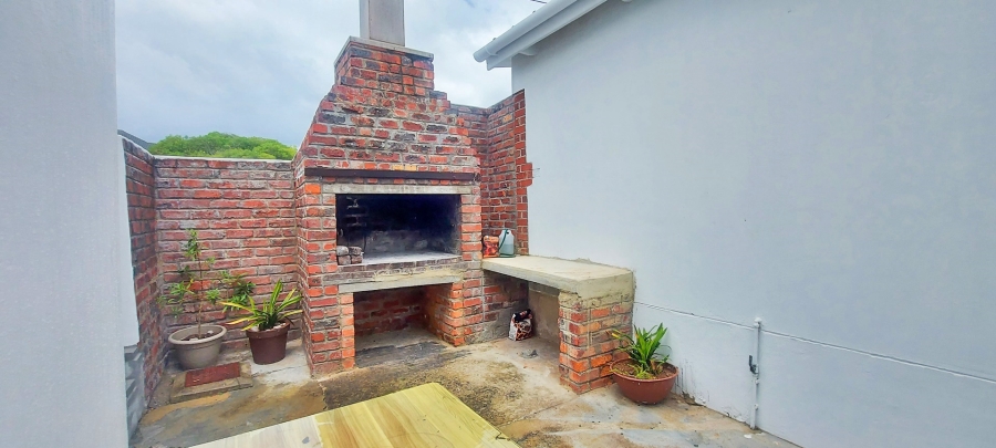 4 Bedroom Property for Sale in Struisbaai Western Cape